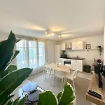 Au Coeur Du Quartier Taittinger Apartment *