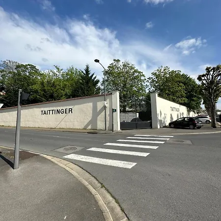 Au Coeur Du Quartier Taittinger 아파트 *