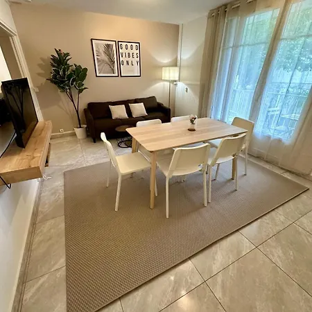 Au Coeur Du Quartier Taittinger Lägenhet Reims
