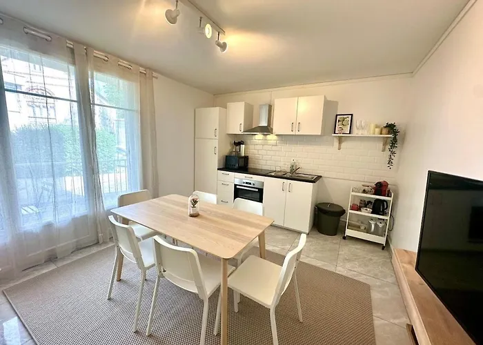 Au Coeur Du Quartier Taittinger *