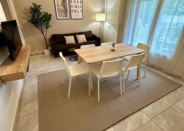 Au Coeur Du Quartier Taittinger Apartman Reims